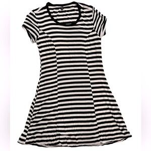 Women’s‎ striped dress | Medium